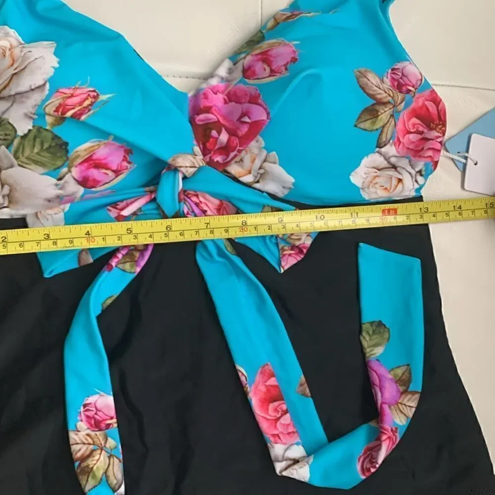 NWT Swimsuit Cupshe One Piece Size M